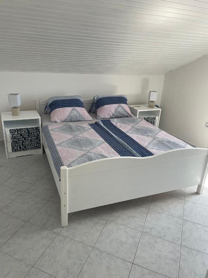 Apartmani Ira Vir Luaran gambar