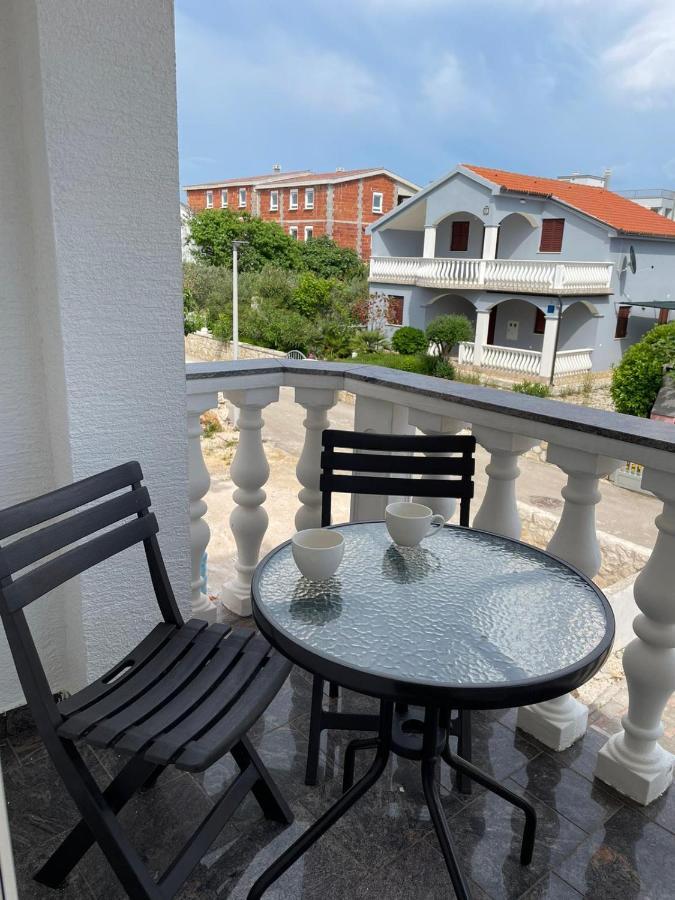 Apartmani Ira Vir Luaran gambar