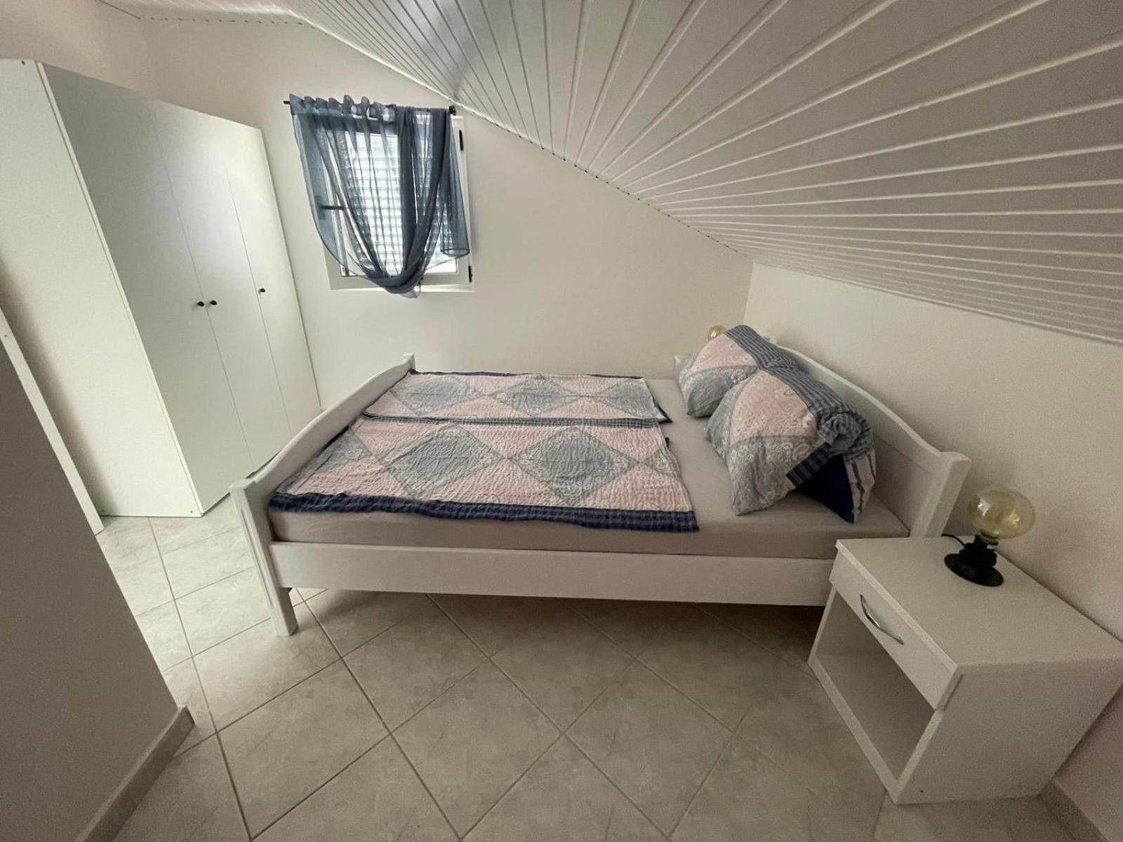 Apartmani Ira Vir Bilik gambar
